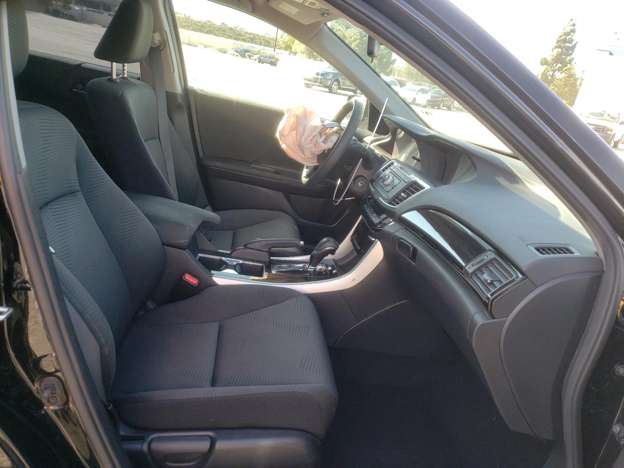 Photo 5 from auction – 2017 HONDA ACCORD LX with VIN 1HGCR2F36HA041885