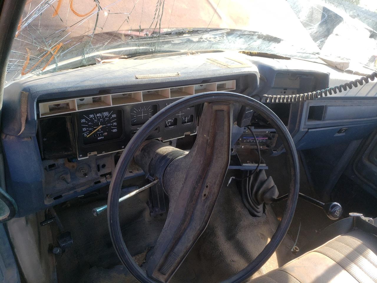 Photo 9 from auction – 1986 FORD F250 with VIN 1FTEF25N2GPB01899
