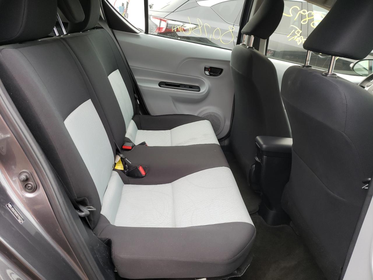 Photo 6 from auction – 2012 TOYOTA PRIUS C with VIN JTDKDTB34C1507116