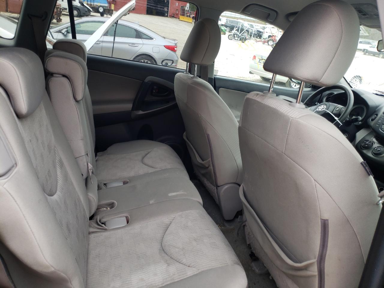 Photo 6 from auction – 2009 TOYOTA RAV4 with VIN 2T3BF35V99W016817