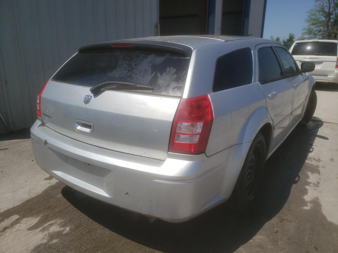 Photo 4 from auction – 2005 DODGE MAGNUM SE with VIN 2D4FV48T05H679579