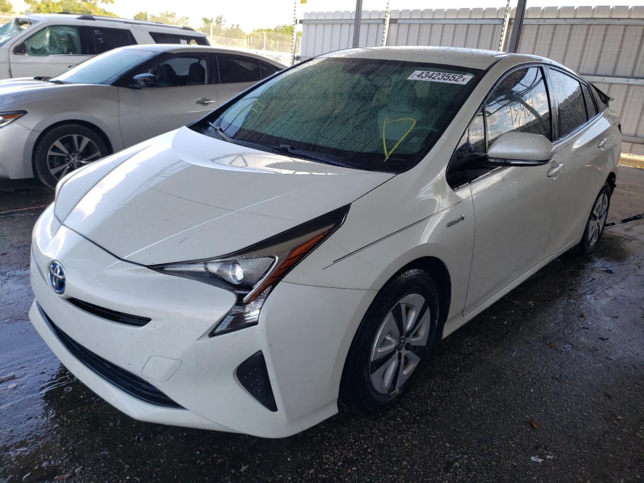 Photo 2 from auction – 2016 TOYOTA PRIUS with VIN JTDKARFU0G3015238