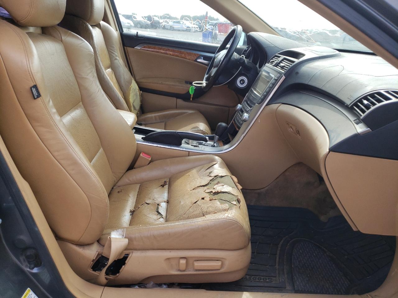 Photo 5 from auction – 2005 ACURA TL with VIN 19UUA662X5A057674