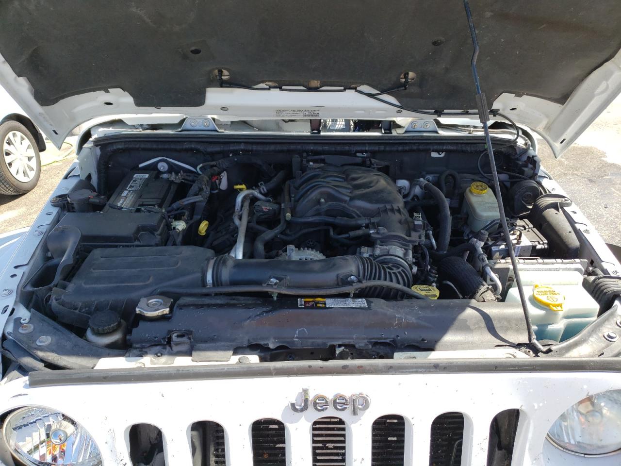 Photo 7 from auction – 2014 JEEP WRANGLER U with VIN 1C4BJWEG4EL106343