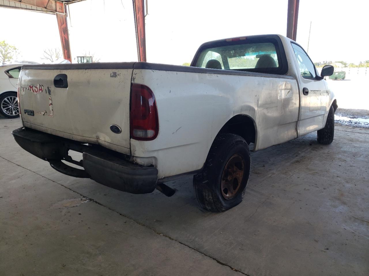 Photo 4 from auction – 2002 FORD F150 with VIN 1FTRF17L92KD70530