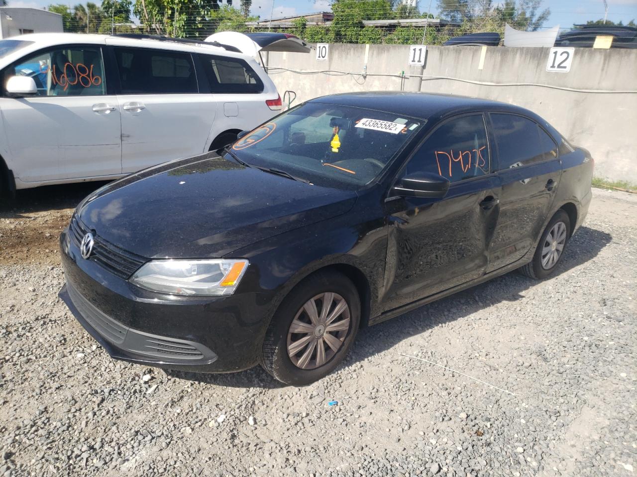 Photo 2 from auction – 2013 VOLKSWAGEN JETTA BASE with VIN 3VW2K7AJ4DM266480