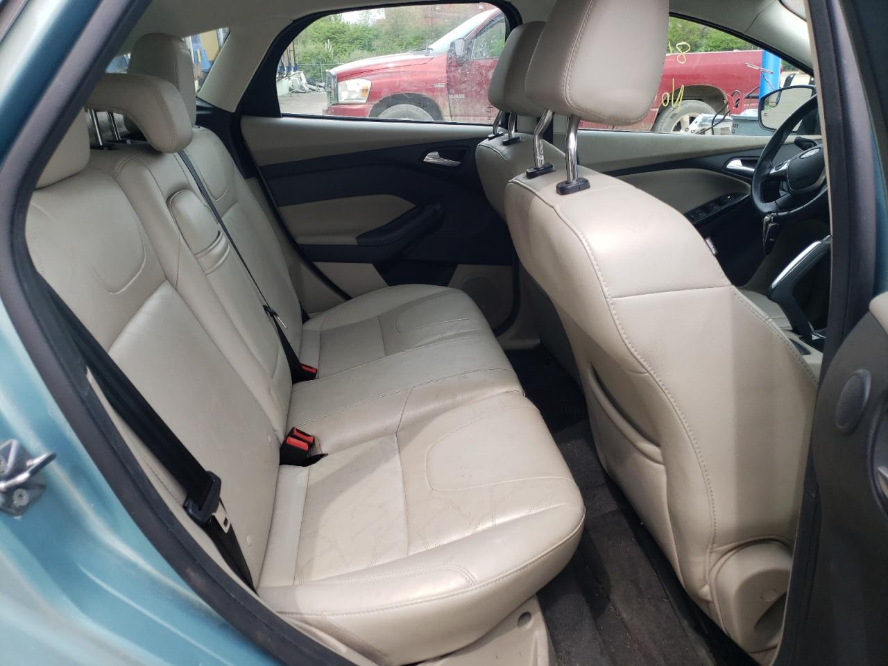 Photo 6 from auction – 2012 FORD FOCUS BEV with VIN 1FAHP3R43CL441944