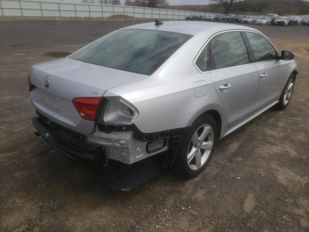 Photo 4 from auction – 2012 VOLKSWAGEN PASSAT SE with VIN 1VWBP7A39CC021757