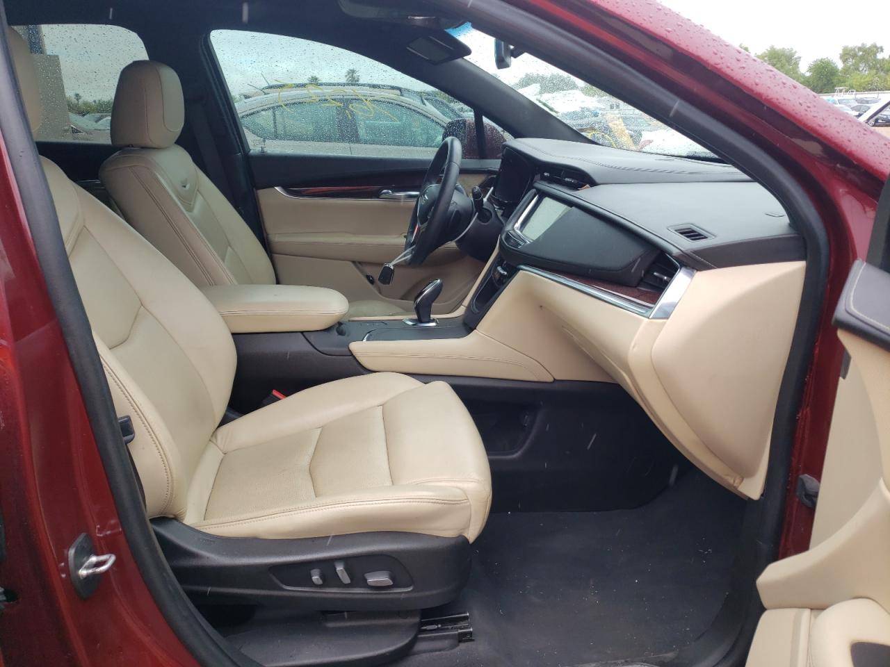 Photo 5 from auction – 2017 CADILLAC XT5 PREMIU with VIN 1GYKNCRS5HZ102394