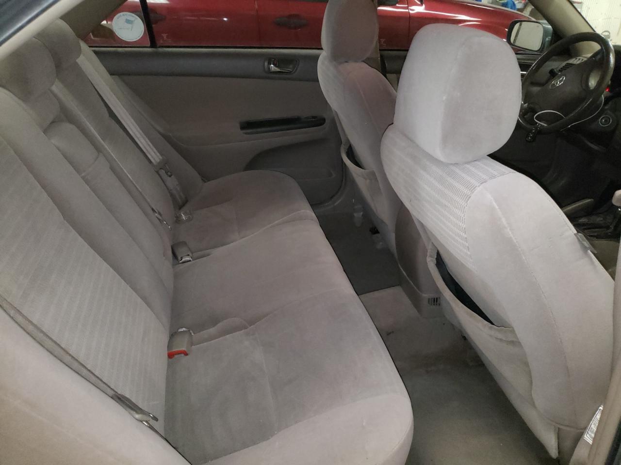 Photo 6 from auction – 2005 TOYOTA CAMRY LE with VIN 4T1BE30K15U577144