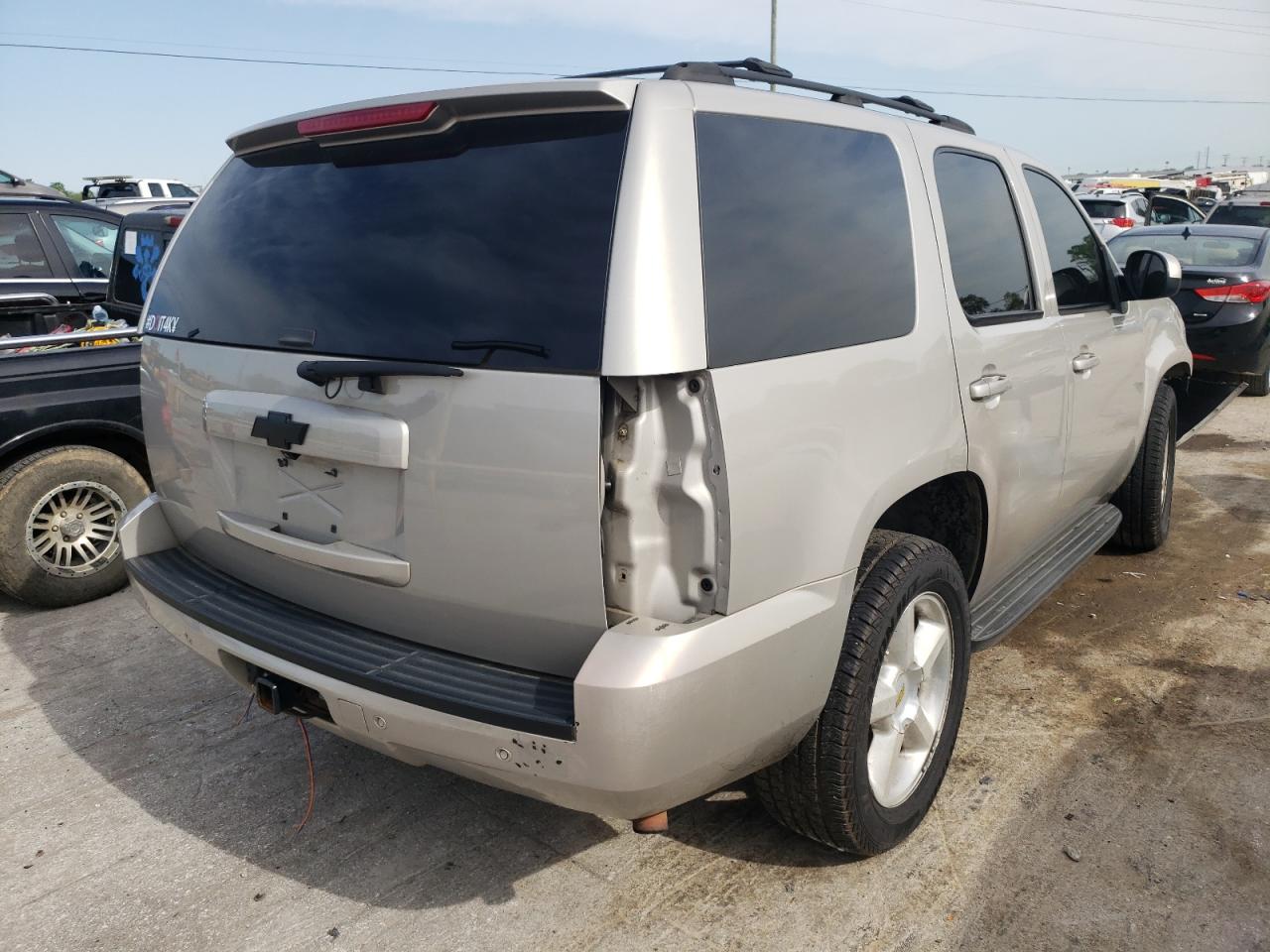 Photo 4 from auction – 2007 CHEVROLET TAHOE C150 with VIN 1GNFC13087J188748