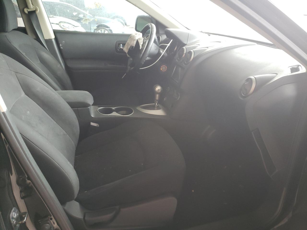 Photo 5 from auction – 2010 NISSAN ROGUE S with VIN JN8AS5MT3AW014087