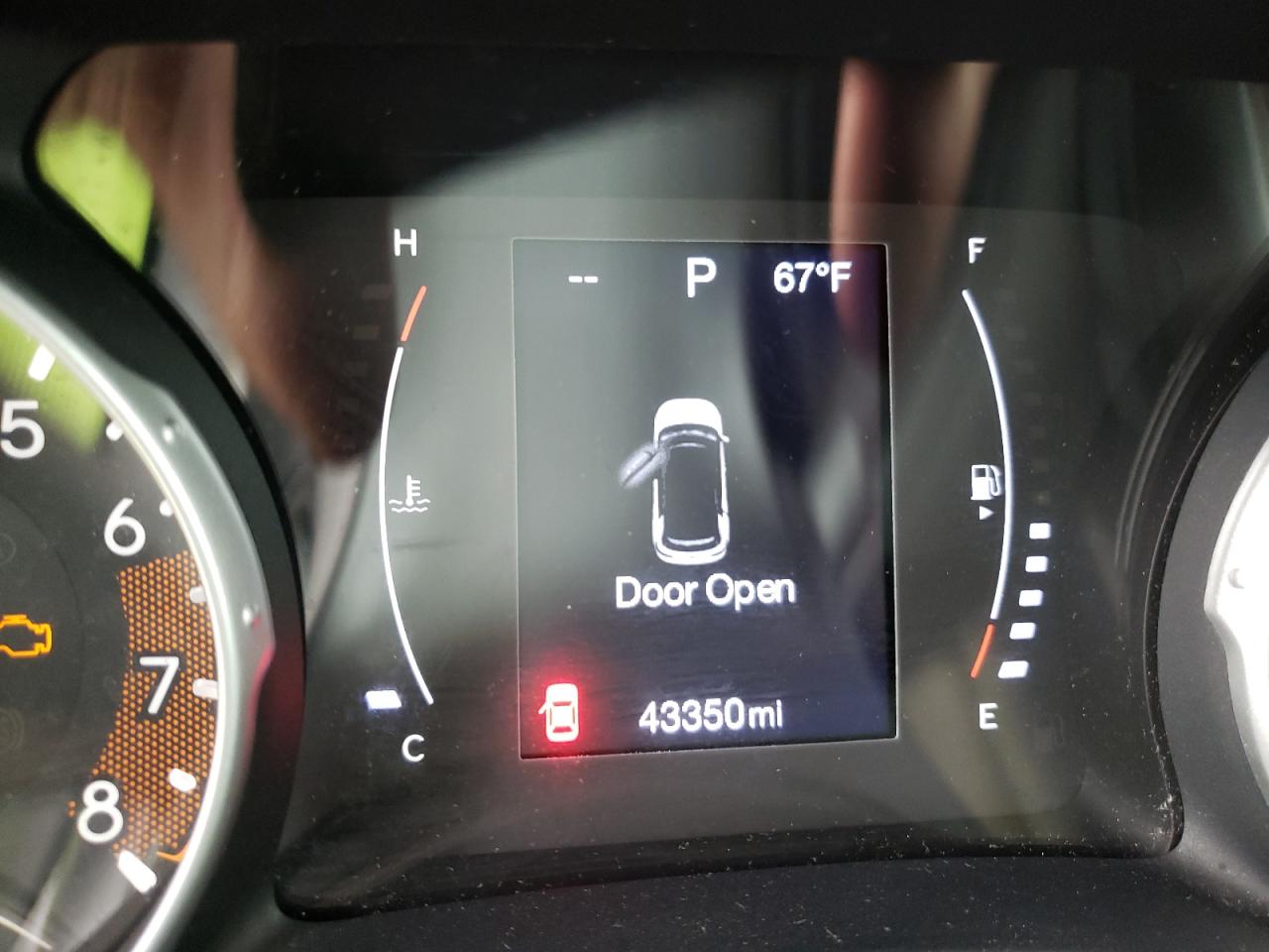 Photo 9 from auction – 2018 JEEP COMPASS LA with VIN 3C4NJDBB1JT345101