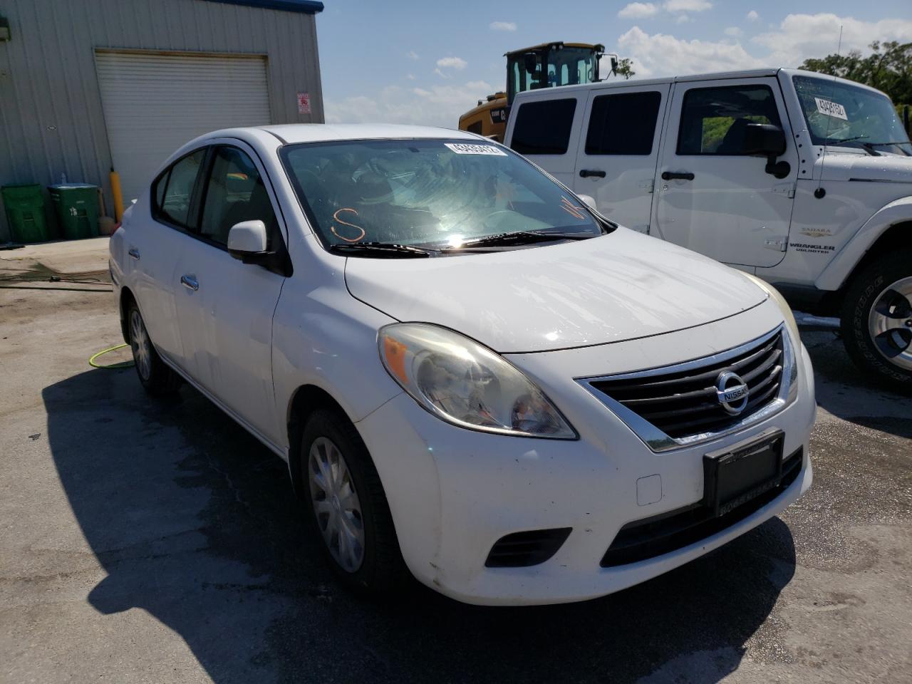 NISSAN VERSA S 2014 with VIN 3N1CN7AP6EL821667 - Photo from auction