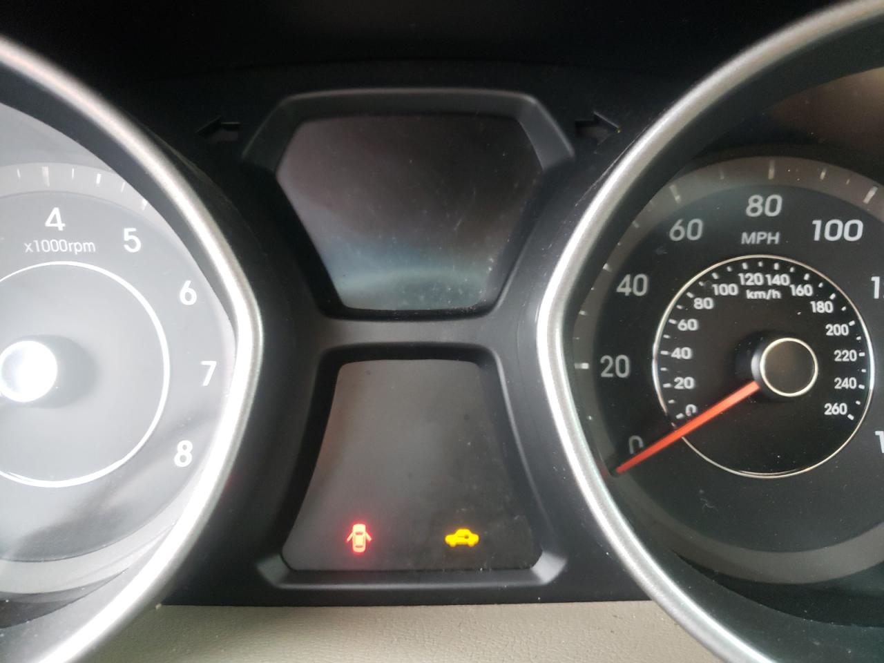 Photo 8 from auction – 2016 HYUNDAI ELANTRA SE with VIN 5NPDH4AE5GH791067