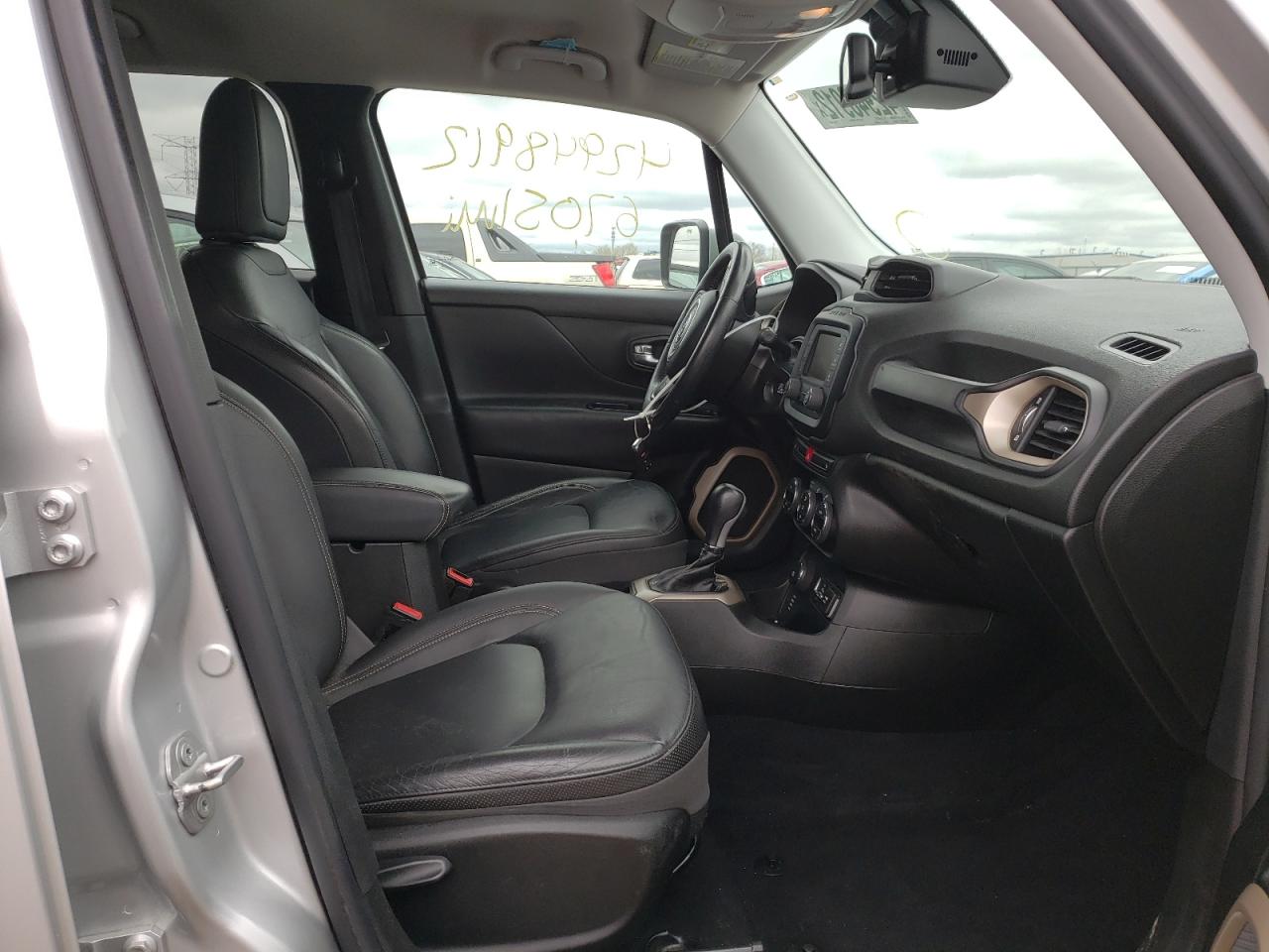 Photo 5 from auction – 2016 JEEP RENEGADE L with VIN ZACCJBDT3GPD35395