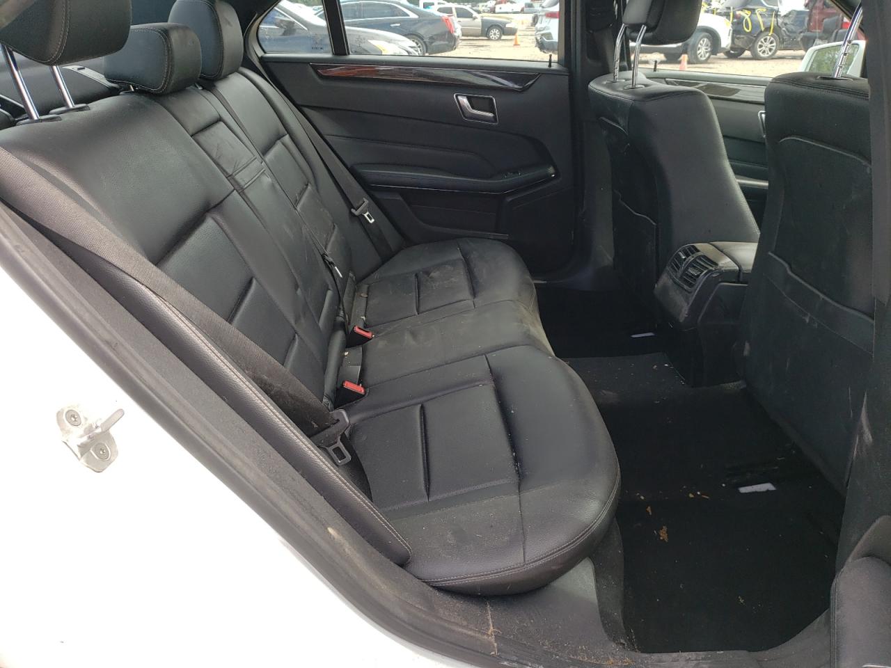 Photo 6 from auction – 2014 MERCEDES-BENZ E 350 with VIN WDDHF5KB7EB057147