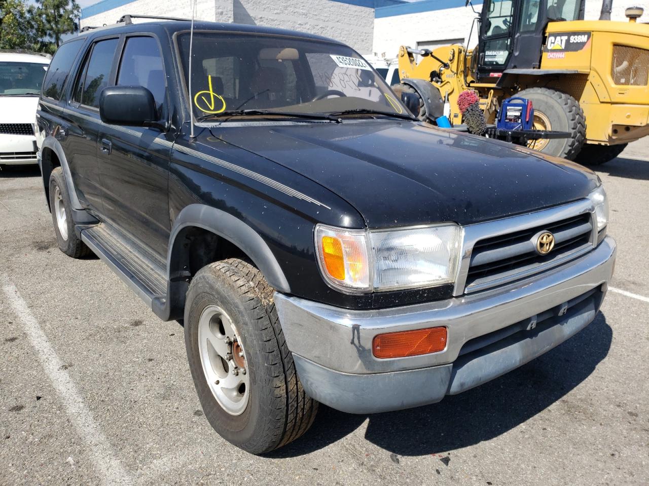 TOYOTA 4RUNNER SR 1998 with VIN JT3GN86R8W0079144 - Photo from auction
