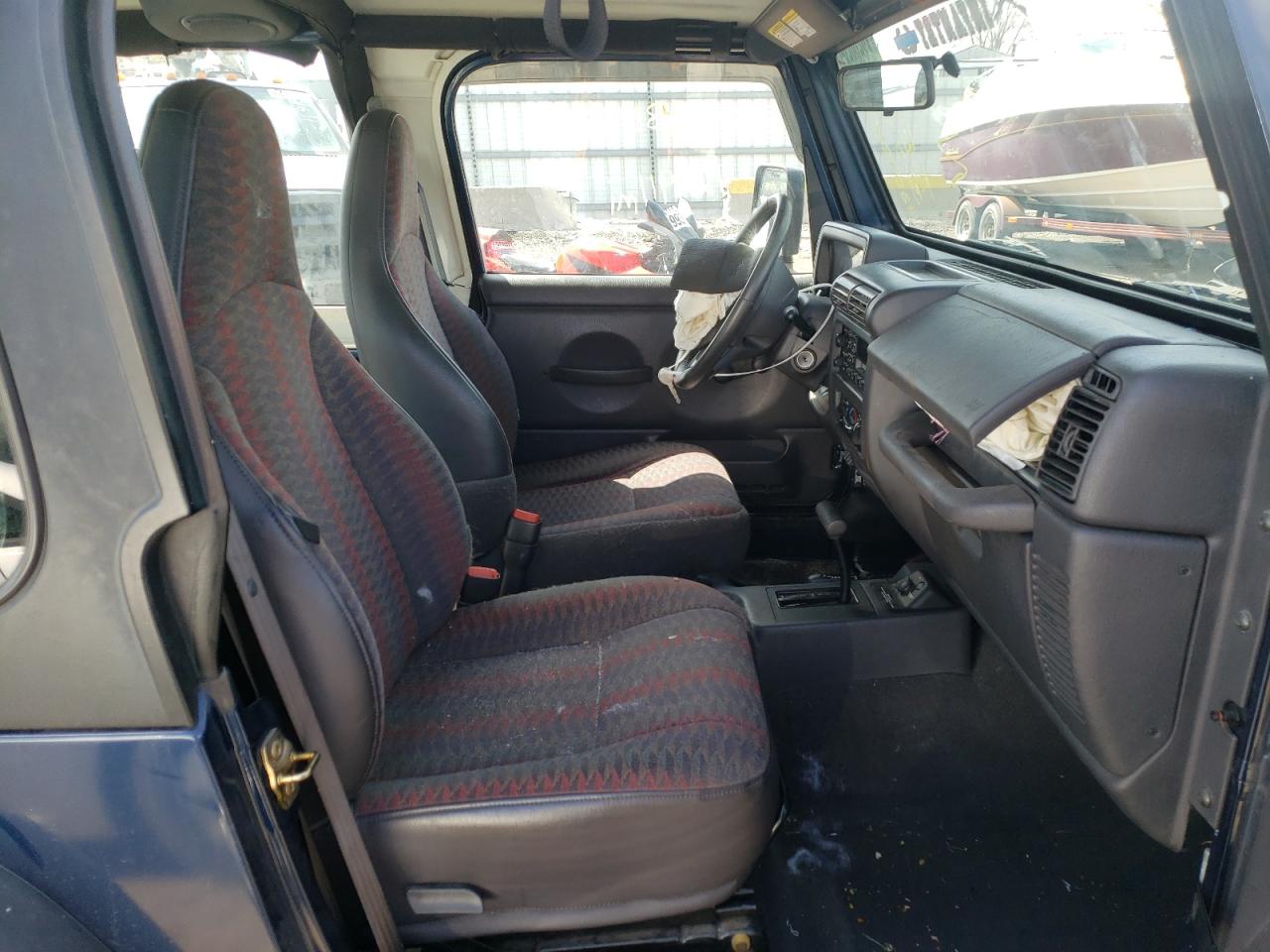 Photo 5 from auction – 2000 JEEP WRANGLER / with VIN 1J4FA29P7YP739947