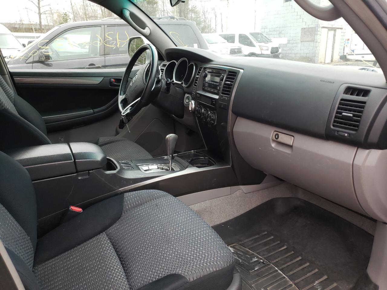 Photo 5 from auction – 2006 TOYOTA 4RUNNER SR with VIN JTEBT14R968034586