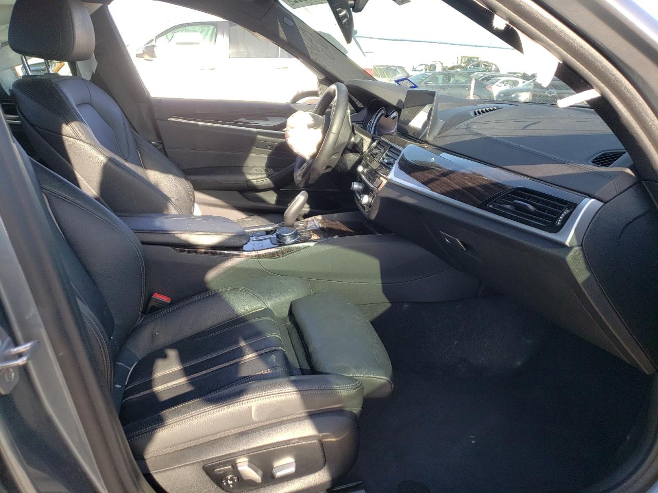 Photo 5 from auction – 2018 BMW 530E with VIN WBAJA9C58JB033604