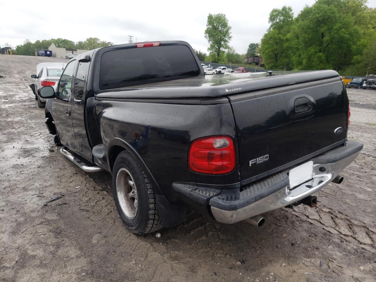 Photo 3 from auction – 2003 FORD F150 with VIN 1FTRX07W13KA44532