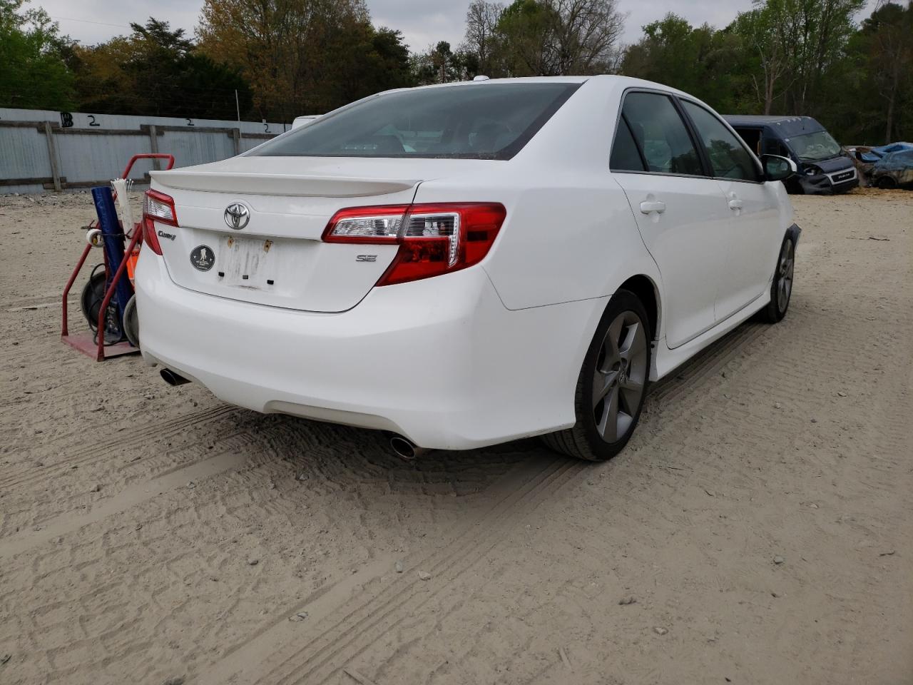Photo 4 from auction – 2012 TOYOTA CAMRY SE with VIN 4T1BK1FK7CU514860