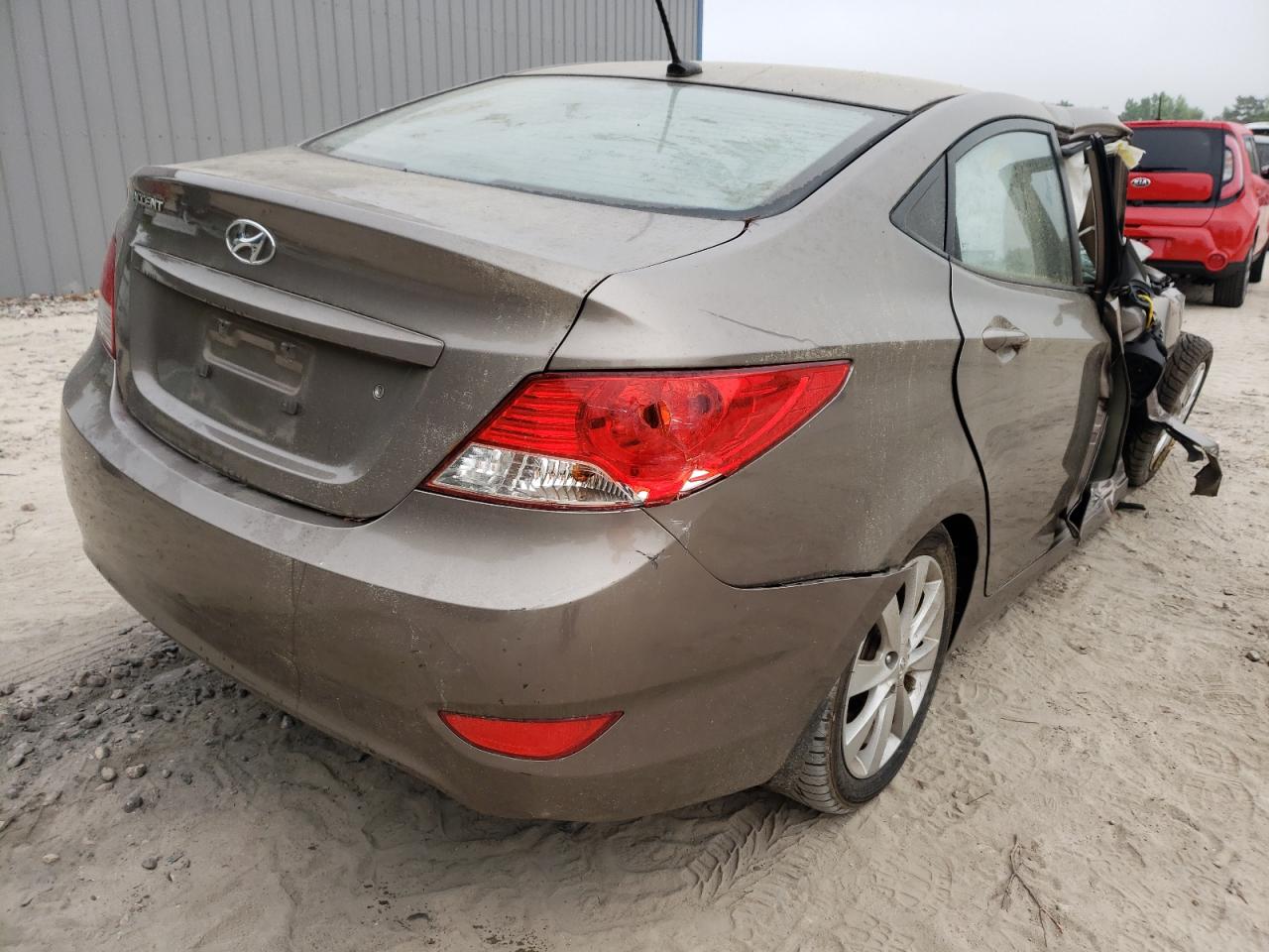 Photo 4 from auction – 2012 HYUNDAI ACCENT GLS with VIN KMHCU4AE5CU226501