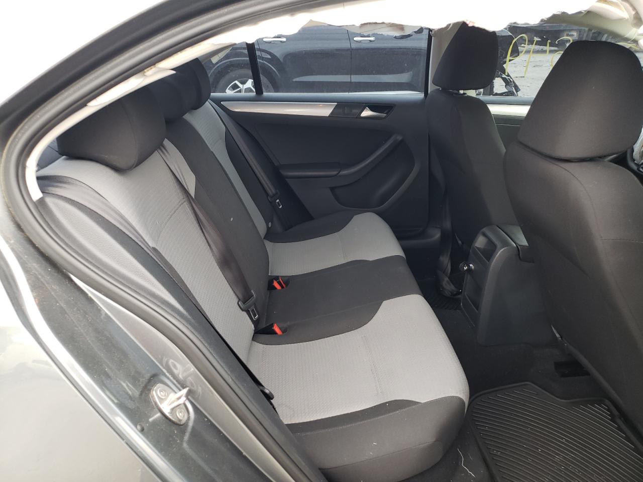 Photo 6 from auction – 2017 VOLKSWAGEN JETTA S with VIN 3VW2B7AJ6HM210708