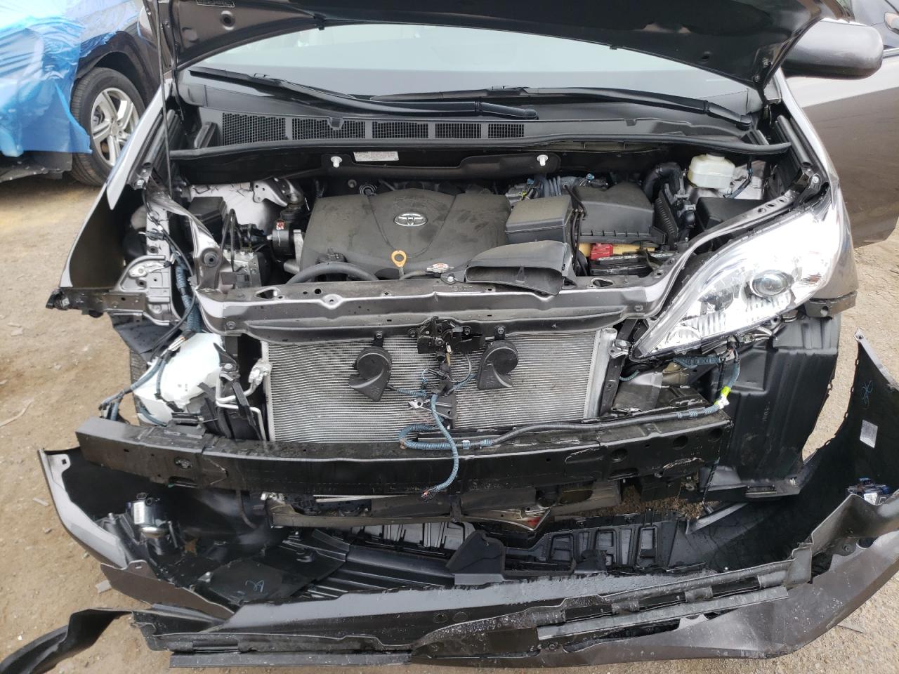 Photo 7 from auction – 2020 TOYOTA SIENNA XLE with VIN 5TDYZ3DC8LS032873
