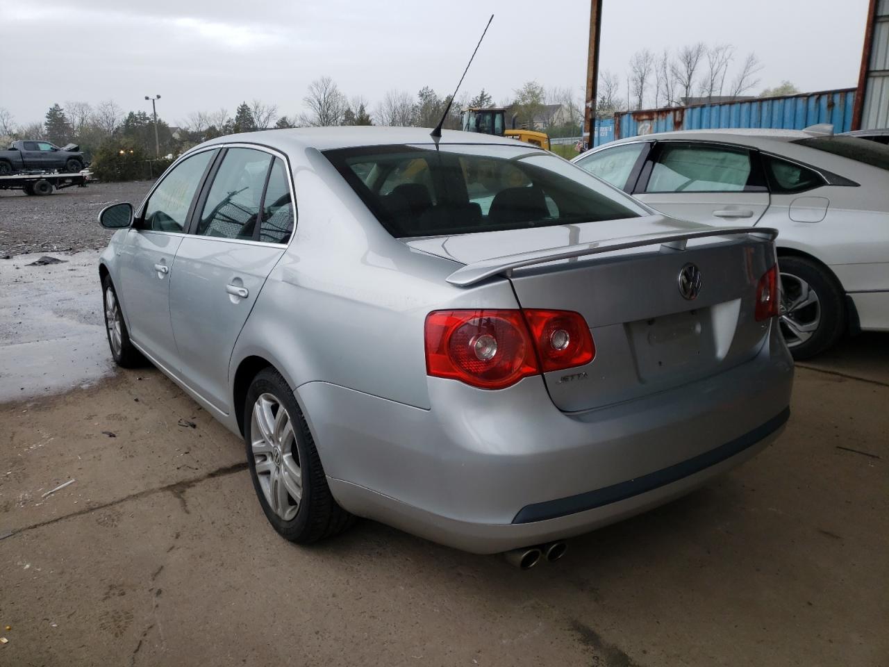Photo 3 from auction – 2007 VOLKSWAGEN JETTA WOLF with VIN 3VWEG71KX7M144783