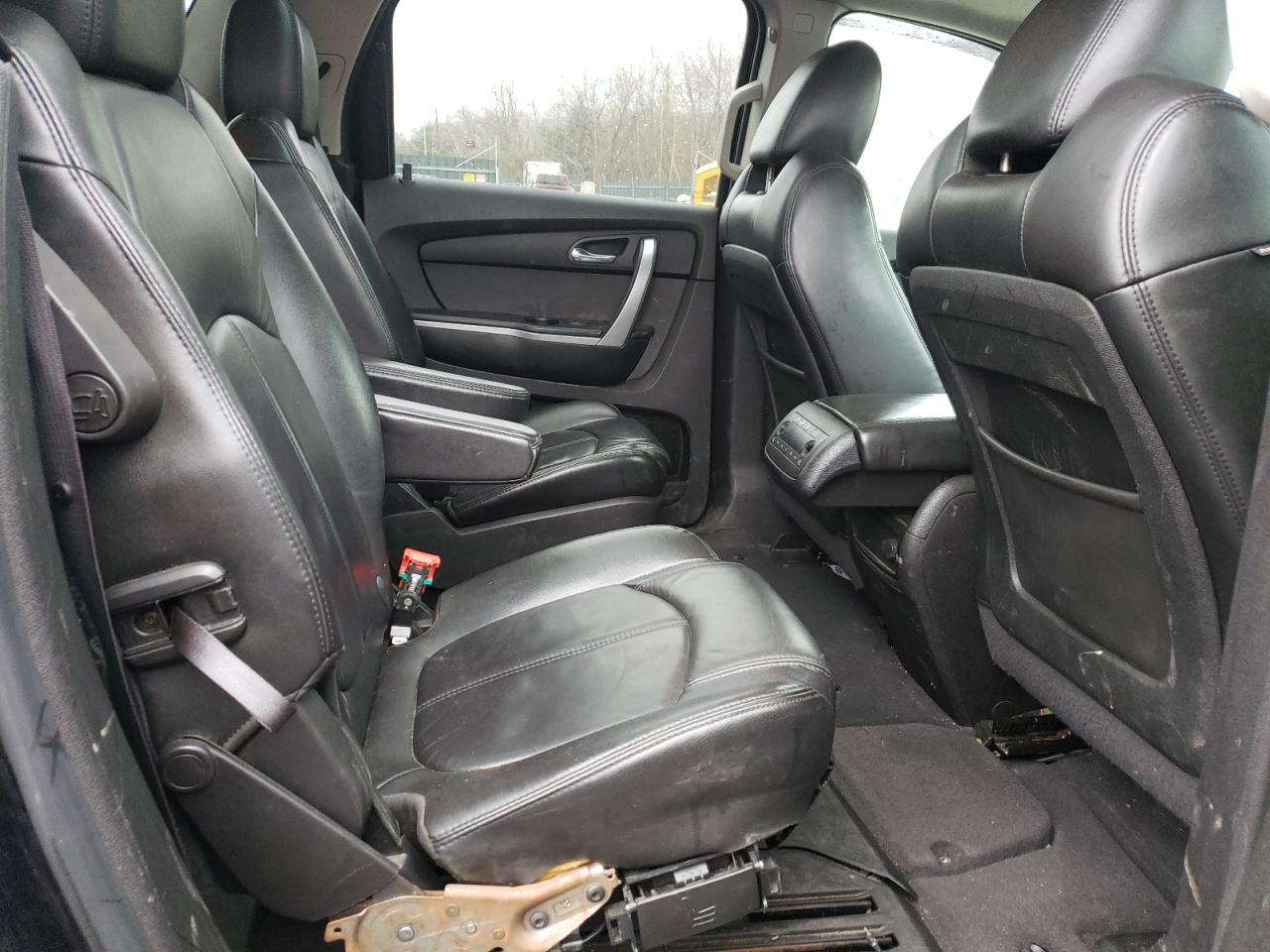 Photo 6 from auction – 2011 GMC ACADIA SLT with VIN 1GKKVRED1BJ391140
