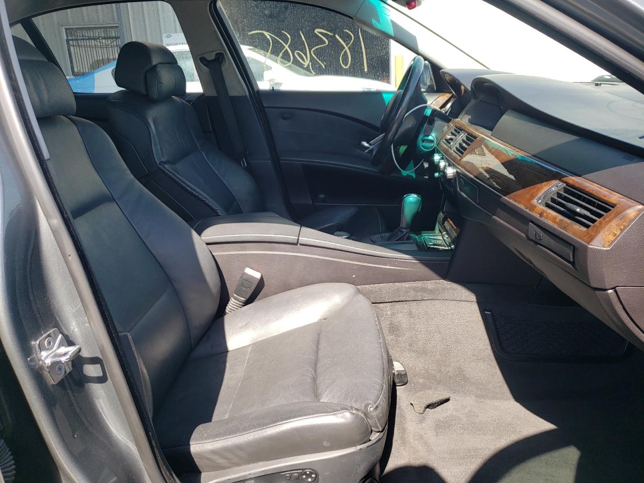 Photo 5 from auction – 2007 BMW 525 I with VIN WBANE53557CW61301