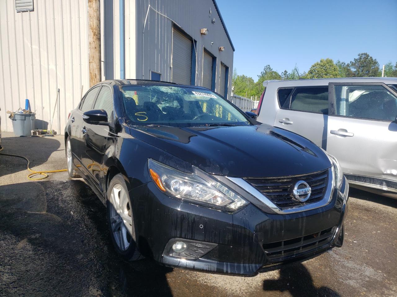 NISSAN ALTIMA 3.5 2017 with VIN 1N4BL3AP8HC272163 - Photo from auction