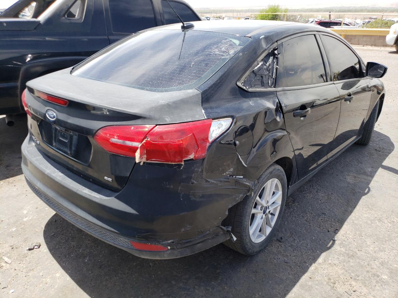 Photo 4 from auction – 2017 FORD FOCUS SE with VIN 1FADP3F29HL296482