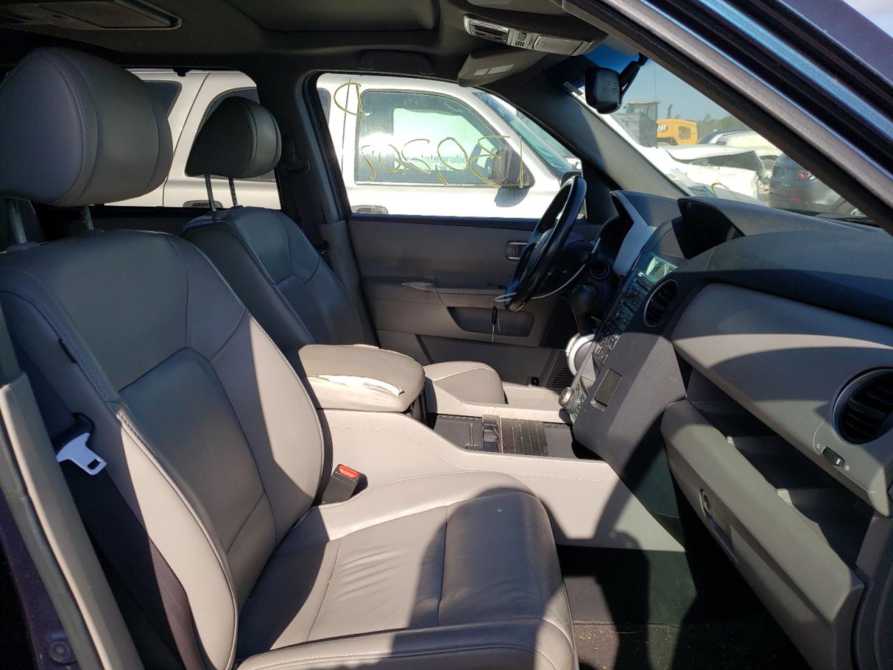 Photo 5 from auction – 2011 HONDA PILOT TOUR with VIN 5FNYF4H90BB094865