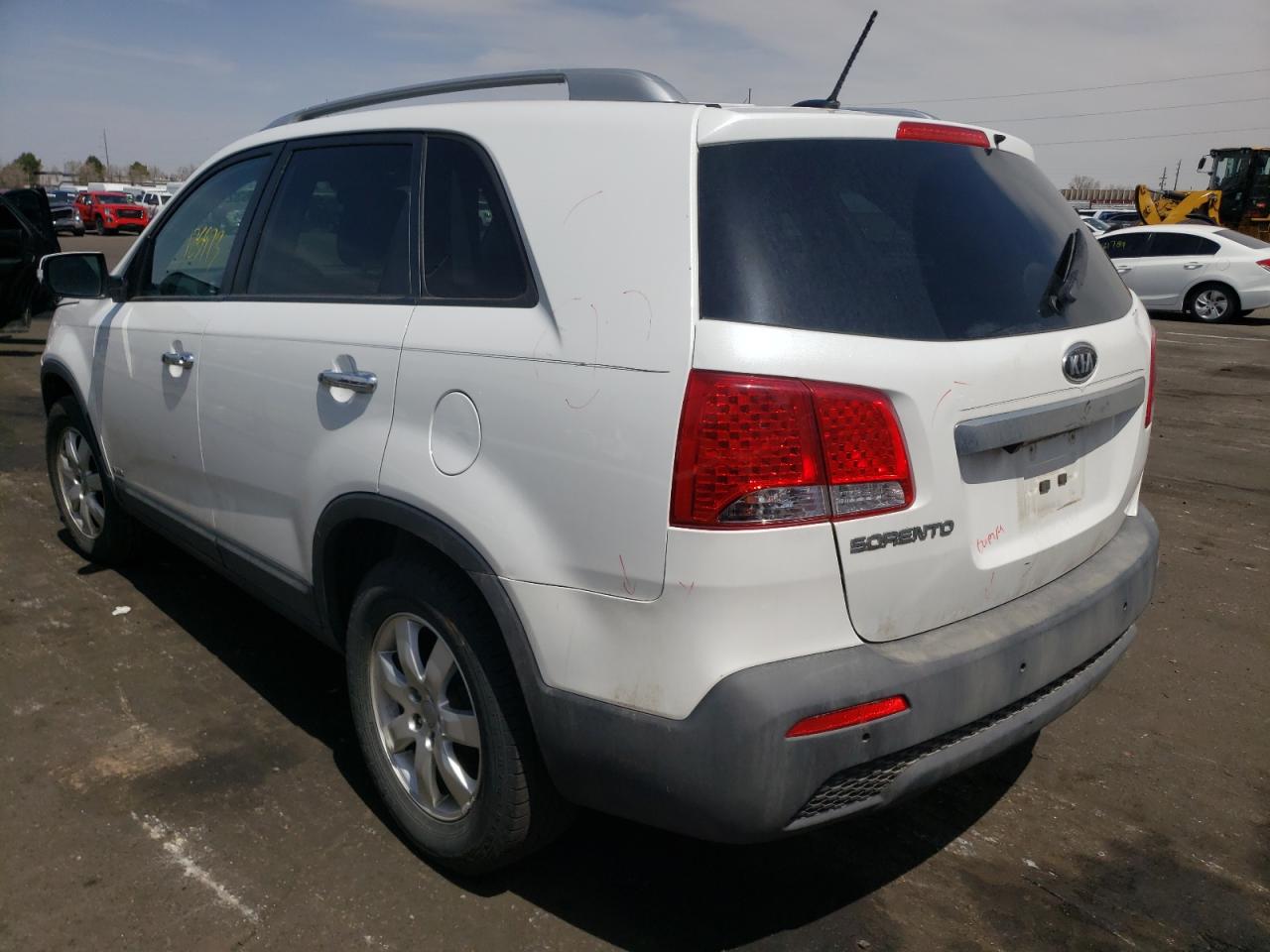 Photo 3 from auction – 2013 KIA SORENTO LX with VIN 5XYKTCA62DG422517