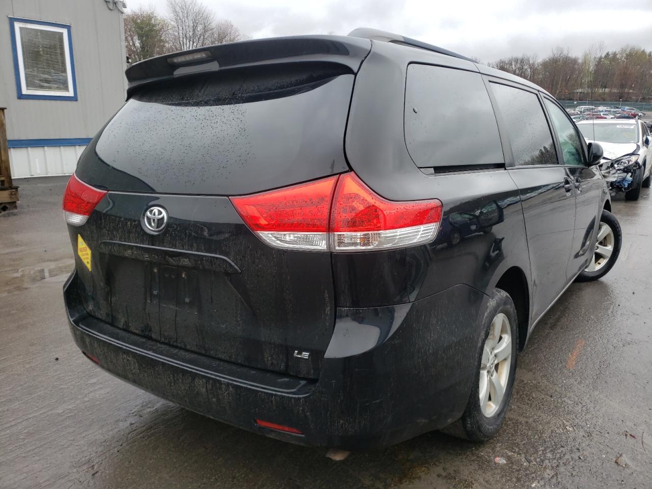 Photo 4 from auction – 2014 TOYOTA SIENNA LE with VIN 5TDKK3DCXES423326