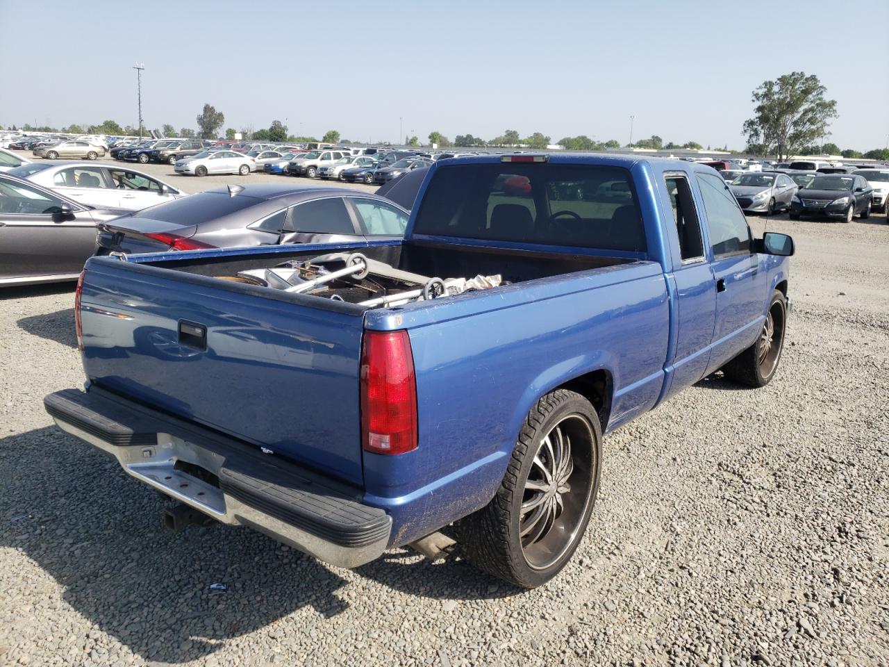 Photo 4 from auction – 1997 CHEVROLET GMT-400 C1 with VIN 2GCEC19R8V1222429