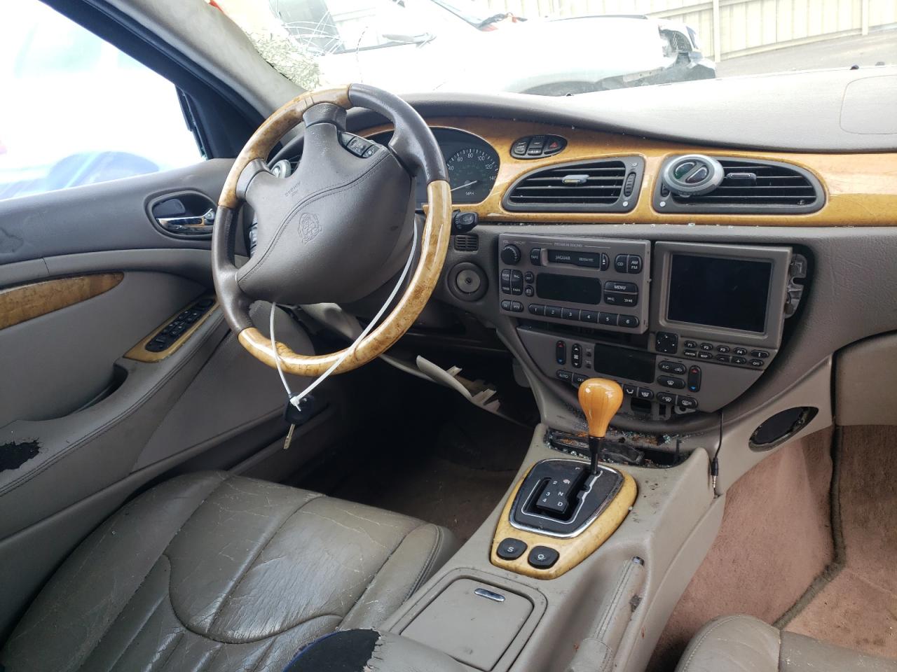 Photo 9 from auction – 2000 JAGUAR S-TYPE with VIN SAJDA01C0YFL47667