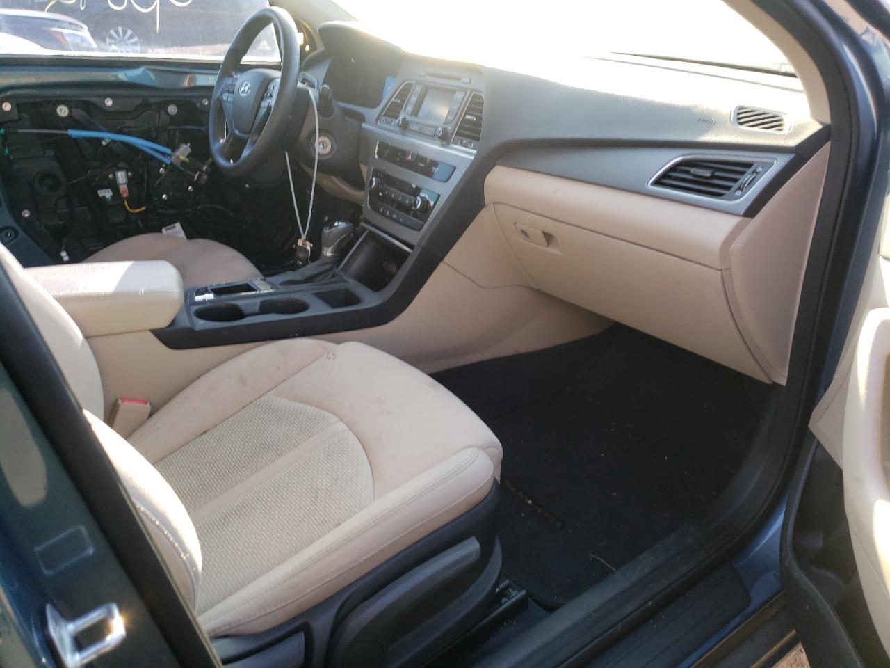 Photo 5 from auction – 2015 HYUNDAI SONATA SE with VIN 5NPE24AF6FH162267