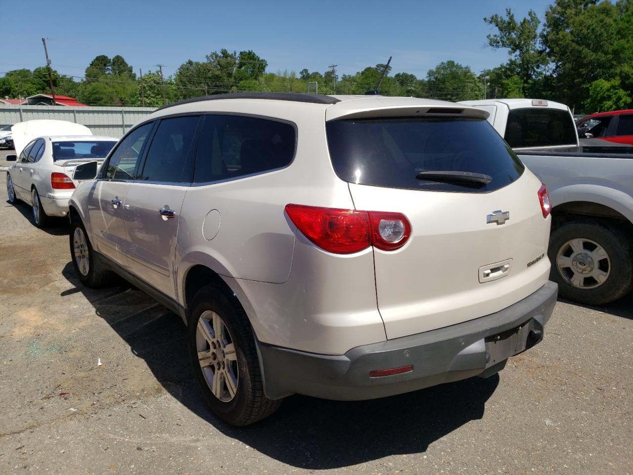 Photo 3 from auction – 2011 CHEVROLET TRAVERSE L with VIN 1GNKRGED3BJ157223