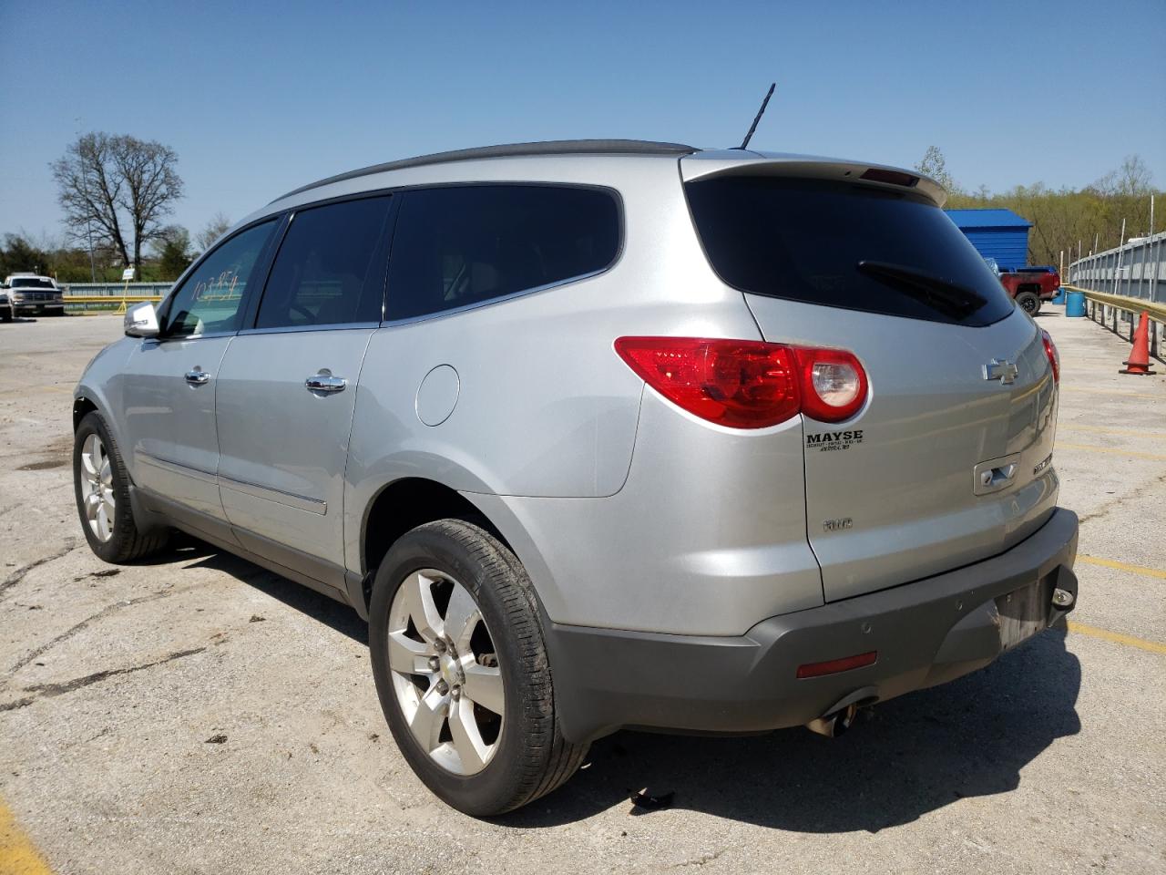 Photo 3 from auction – 2011 CHEVROLET TRAVERSE L with VIN 1GNKVLEDXBJ398278