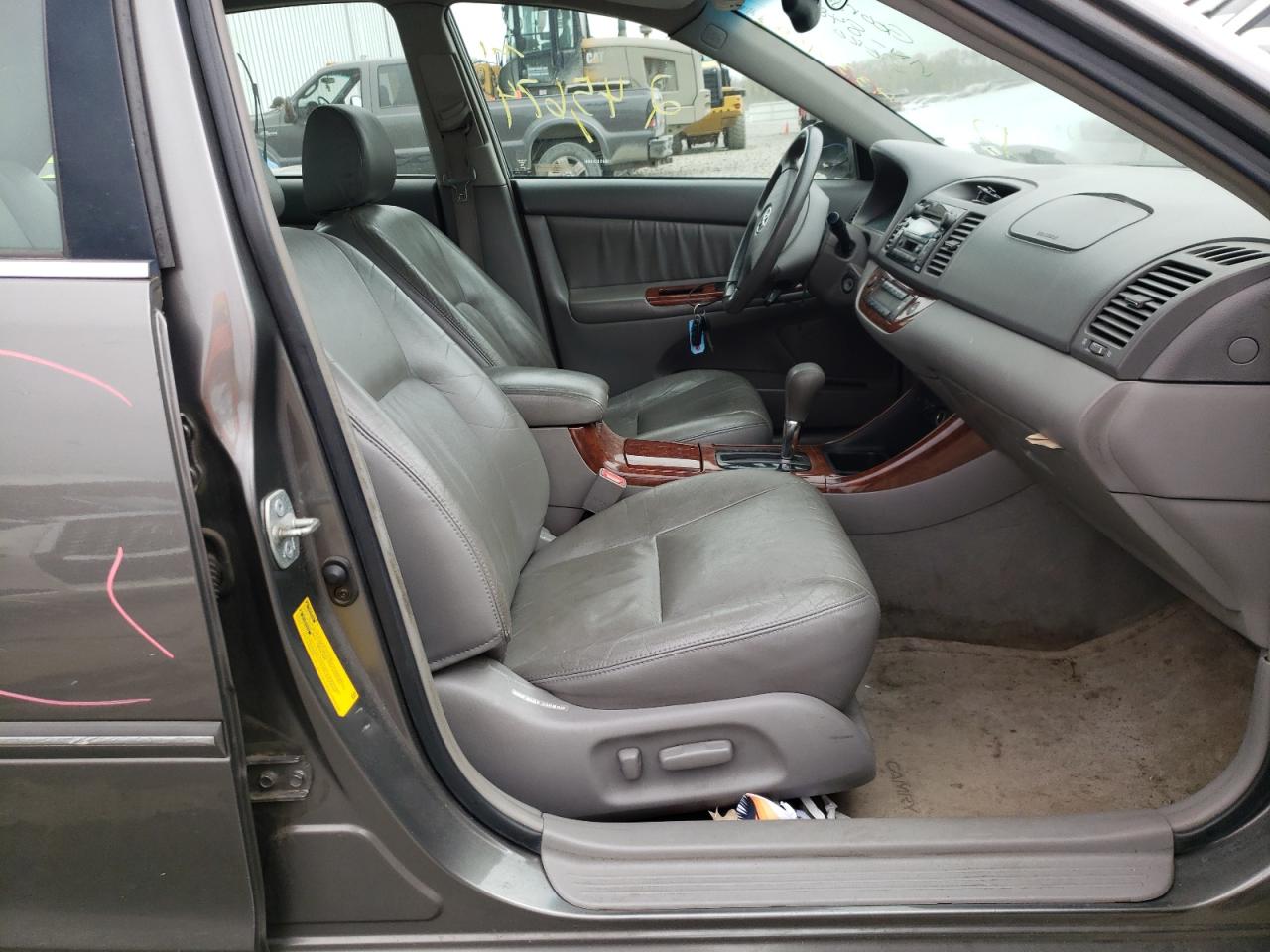 Photo 5 from auction – 2003 TOYOTA CAMRY LE with VIN 4T1BF30KX3U563480