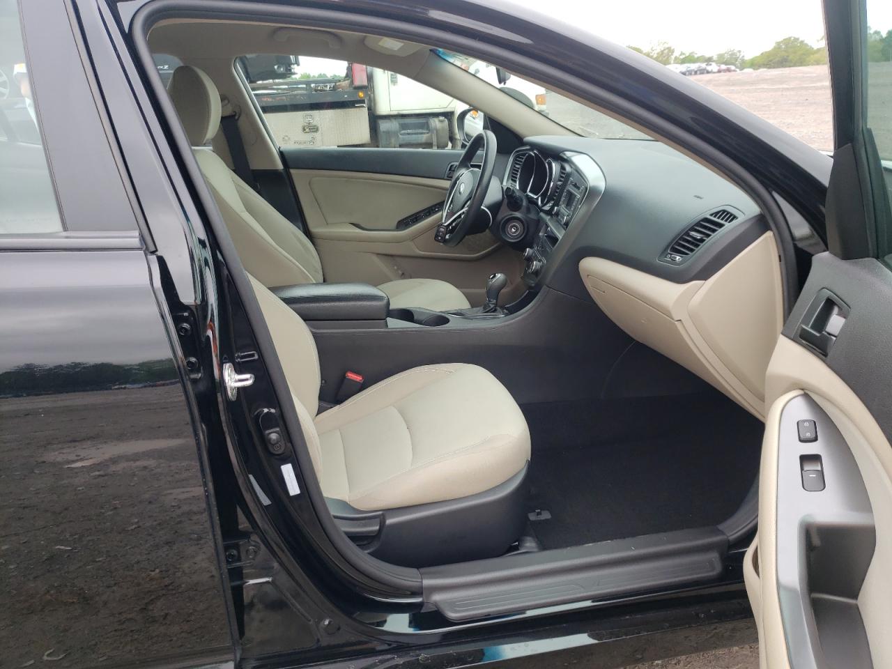 Photo 5 from auction – 2013 KIA OPTIMA LX with VIN 5XXGM4A75DG238095