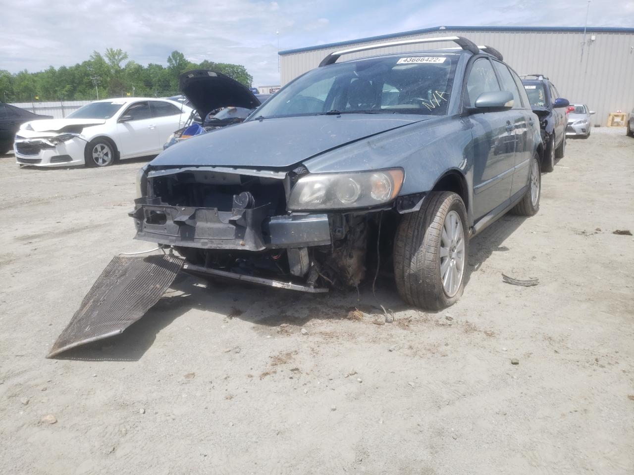 Photo 2 from auction – 2005 VOLVO V50 2.4I with VIN YV1MW382452057654