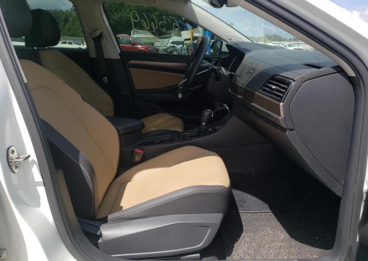 Photo 5 from auction – 2019 VOLKSWAGEN JETTA with VIN 3VWGB7BU5KM204615