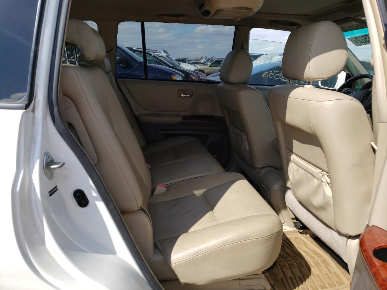 Photo 6 from auction – 2004 TOYOTA HIGHLANDER with VIN JTEEP21A840042745
