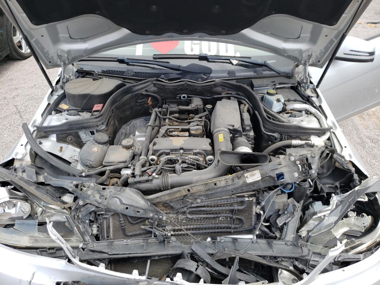 Photo 7 from auction – 2014 MERCEDES-BENZ C 250 with VIN WDDGF4HB2EA963385