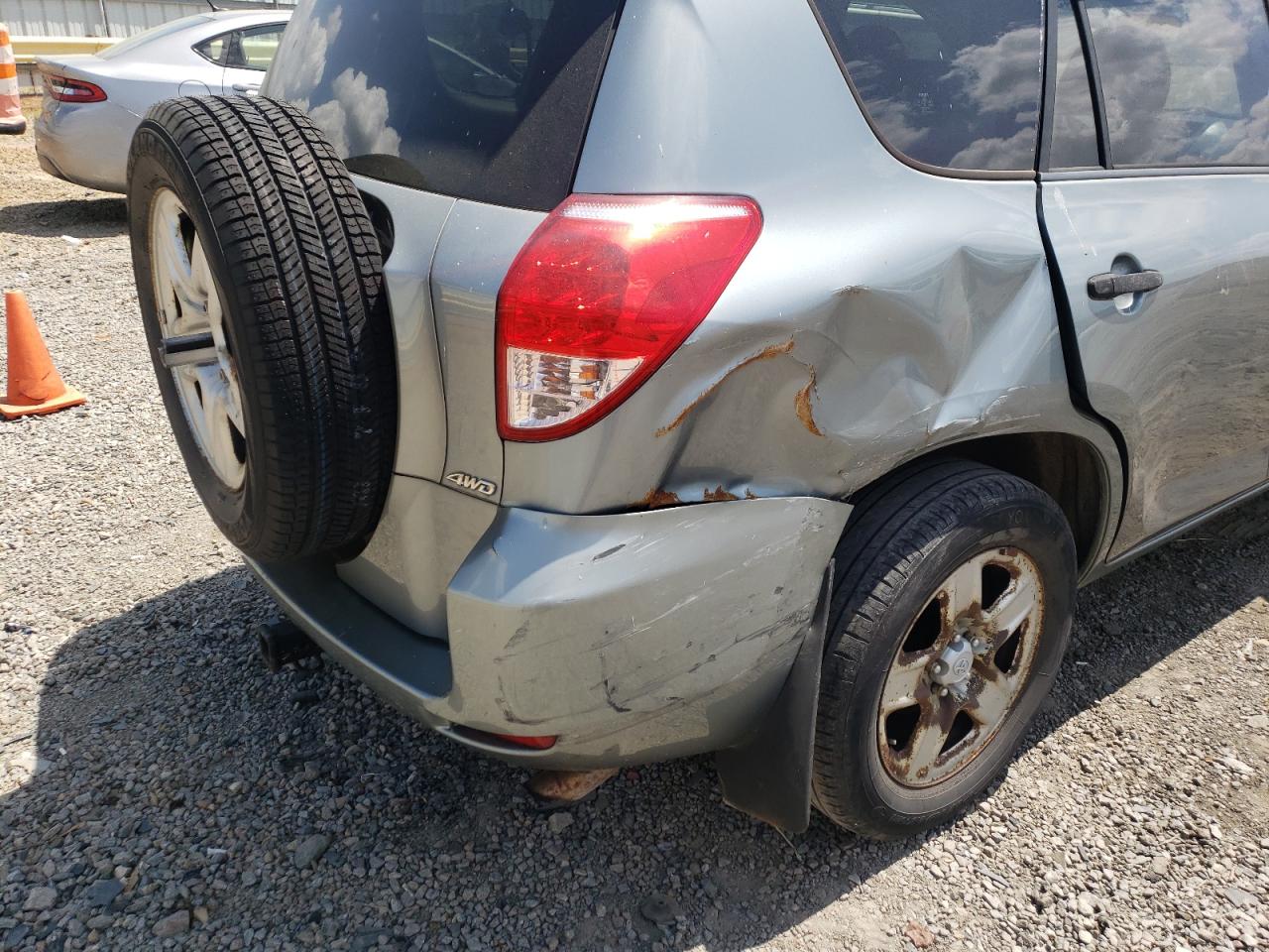 Photo 9 from auction – 2006 TOYOTA RAV4 with VIN JTMBD33V065034506